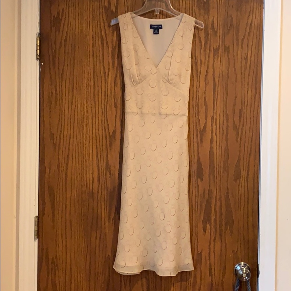 Ann Taylor silk dress size 6 color cream/nude